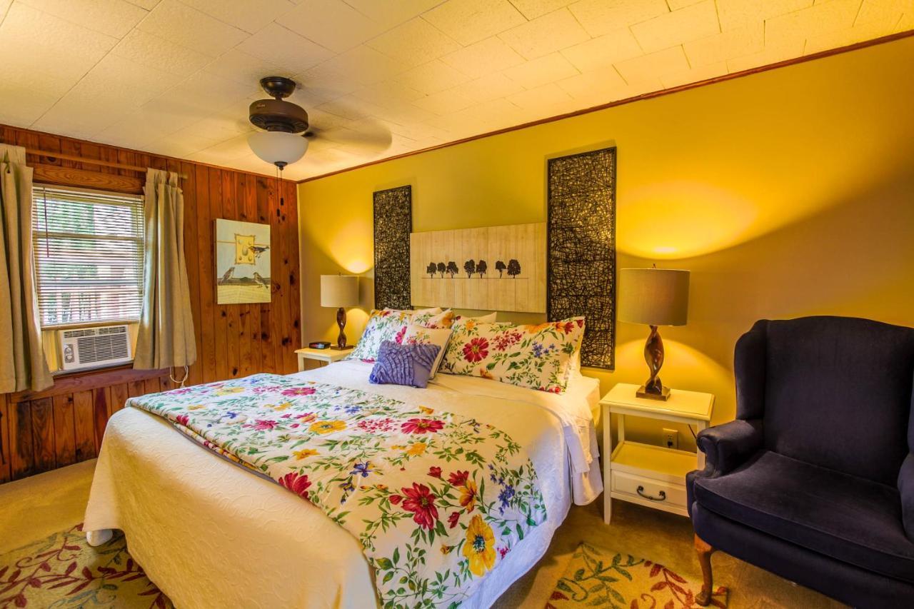Mountainaire Inn And Log Cabins Блоуинг Рок Екстериор снимка