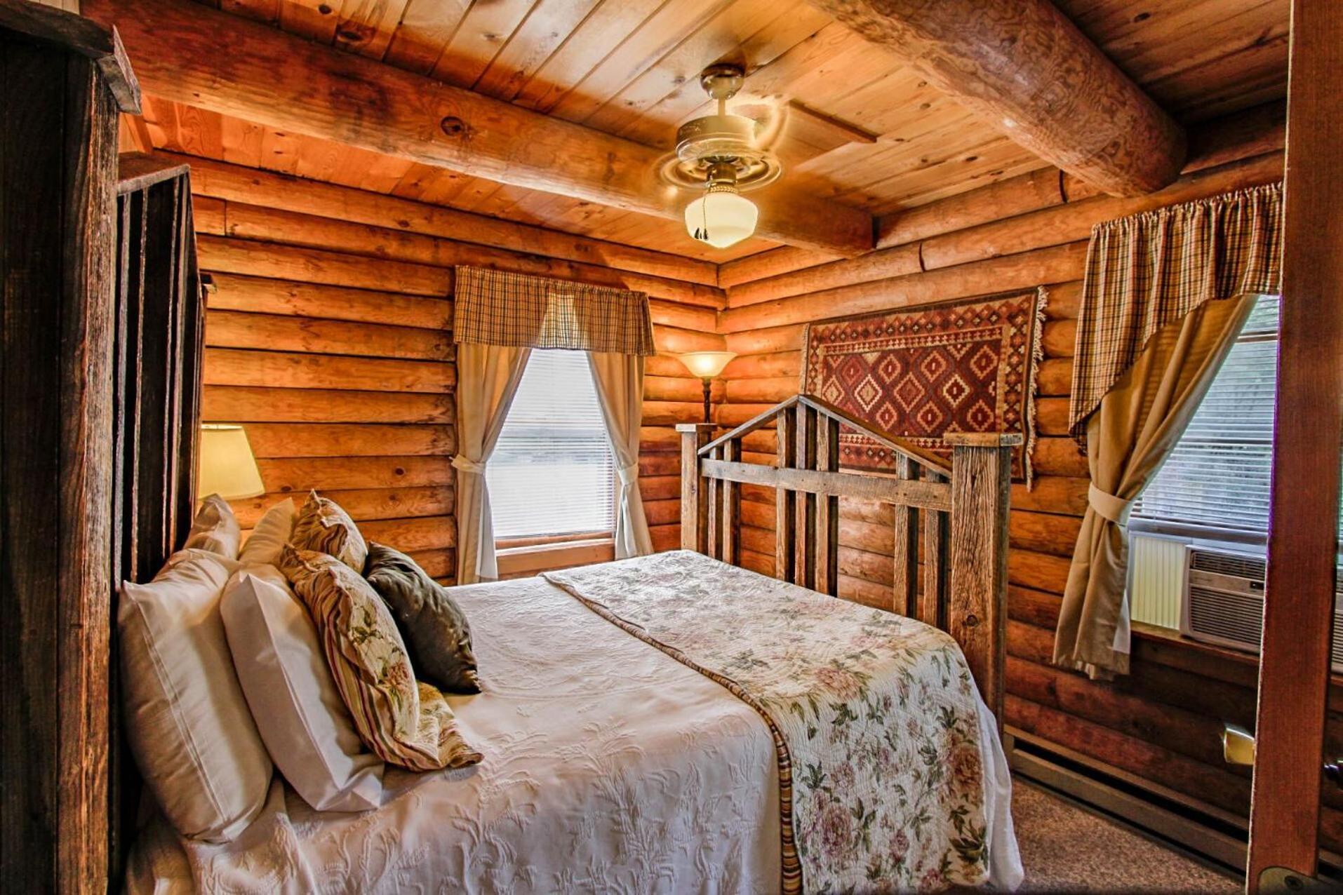 Mountainaire Inn And Log Cabins Блоуинг Рок Екстериор снимка